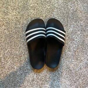 Adidas slides womens size 7, great condition